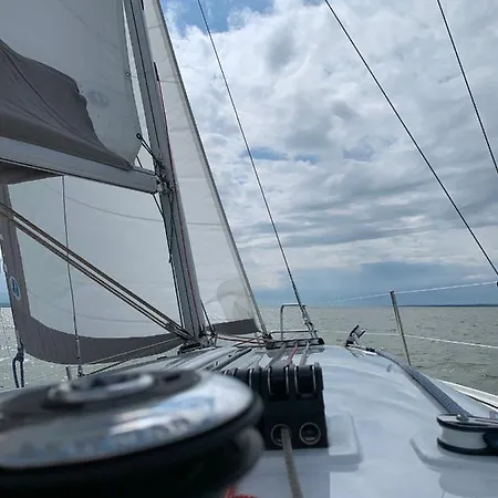 Czarter Doda Yacht 船屋