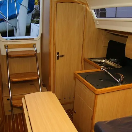 船屋 Czarter Doda Yacht *